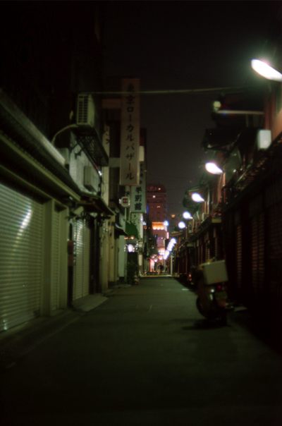 nakamise_ura01.jpg