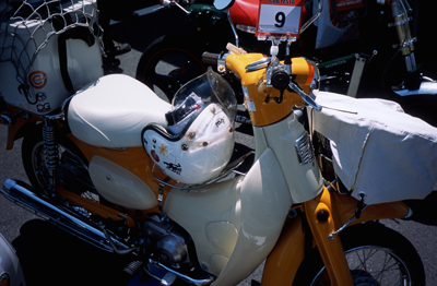 suzuka02_contaxT2_provia100f.jpg